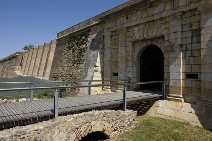 Visita guiada a la Ciutadella de Roses - ciutadellarosesporta.jpg-870x580.jpg