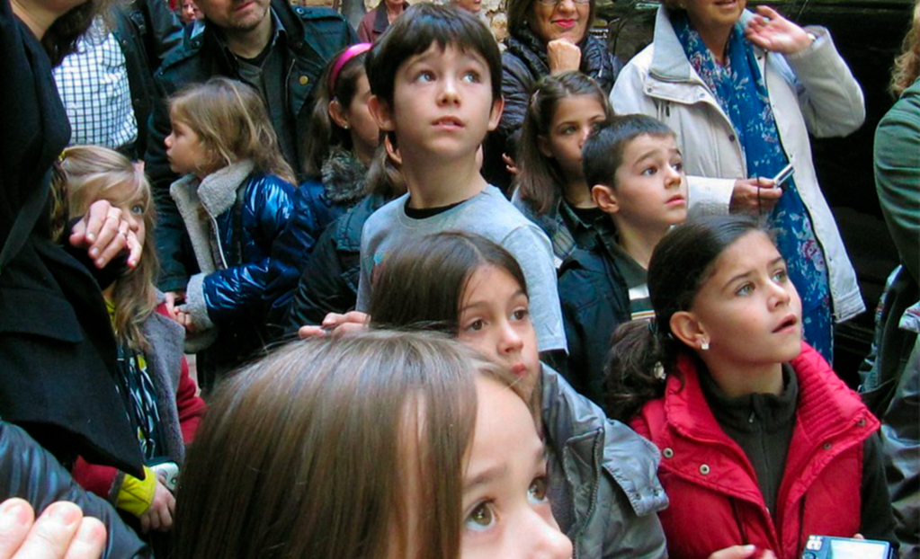 Contacontes al Museu Dalí - taller-familiar-2.png