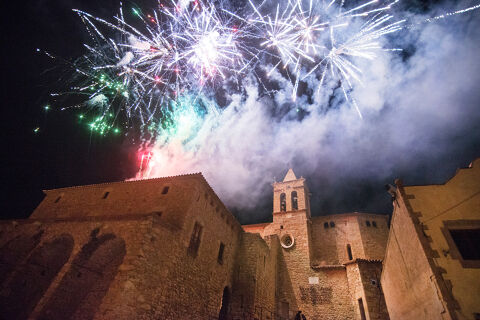Festa Major de Castell d'Aro 2025 - c2c861513191d9fa715f30687e64af88_phpu8se4viad6rv3lpjapi.jpeg
