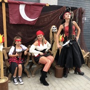  Pirates i Corsaris a les Illes Medes - 230923_piratesicorsaris_espectaclesdecarrer_xmt--6-_i2284-aa371.jpeg