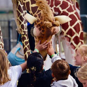 Inflables i girafes a la FM de Sant Julià de Ramis - girafes-xirriquiteula-21.jpeg